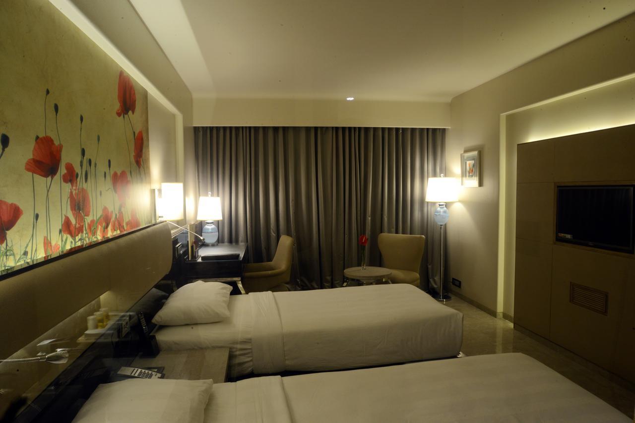 Sai Palace Grand, Malad Мумбаї Екстер'єр фото