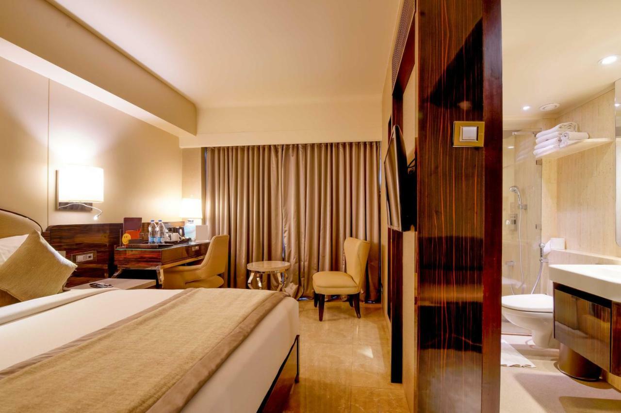 Sai Palace Grand, Malad Мумбаї Екстер'єр фото